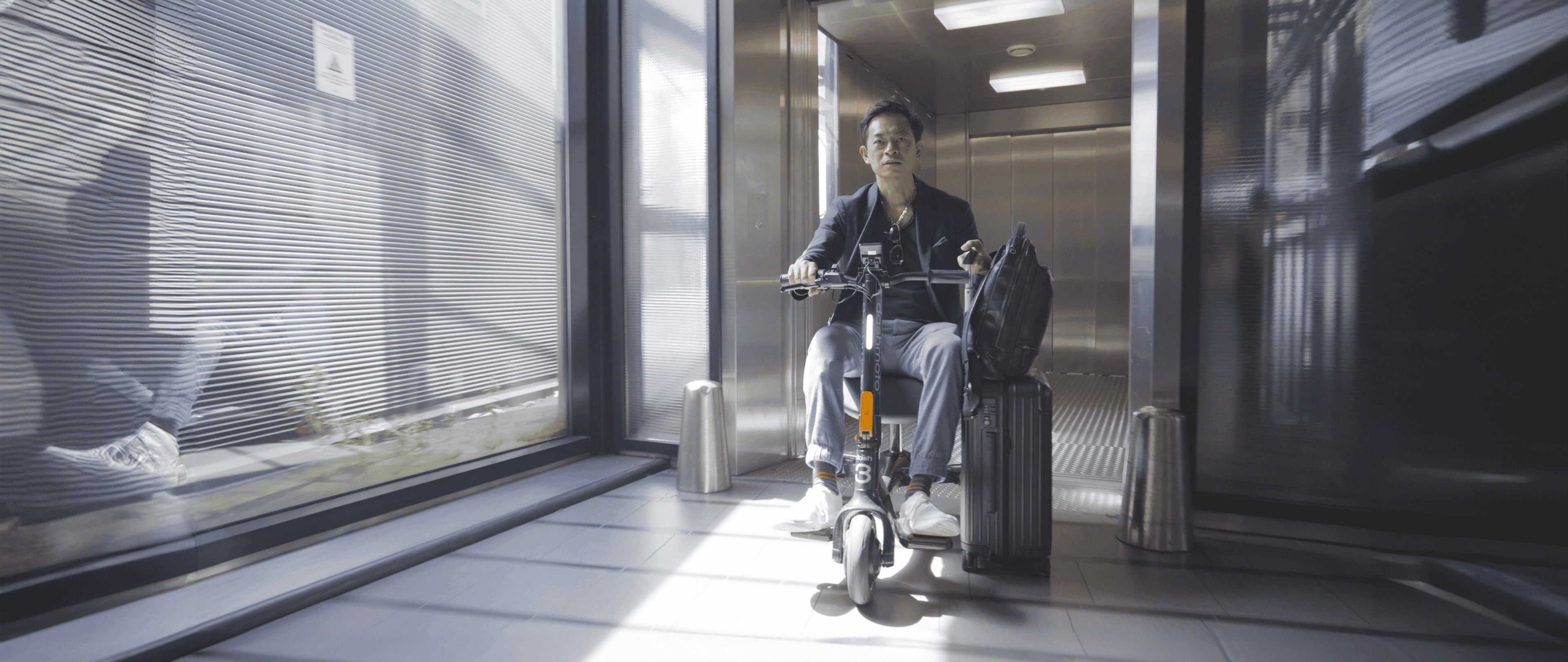 Traveling with Your dashmoto® Electric Mobility Scooter on American Airlines .png